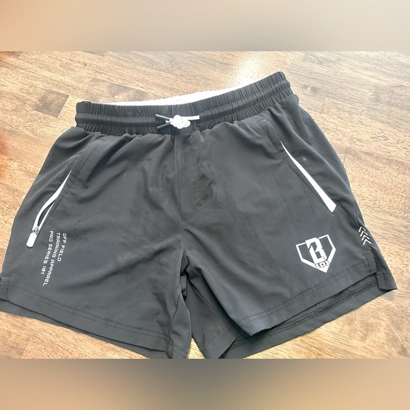Black and white men small shorts - Picture 2 of 2